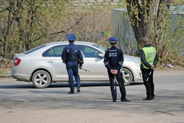 Если документ забыт, инспектор ГИБДД вынесет предупреждение или оштрафует на 500 рублей