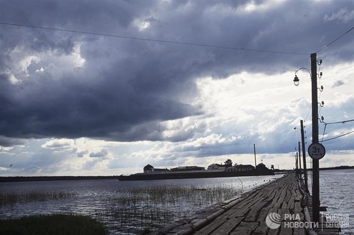 Вид на исправительно-трудовую колонию особого режима для инвалидов с комнатами для содержания заключенных.